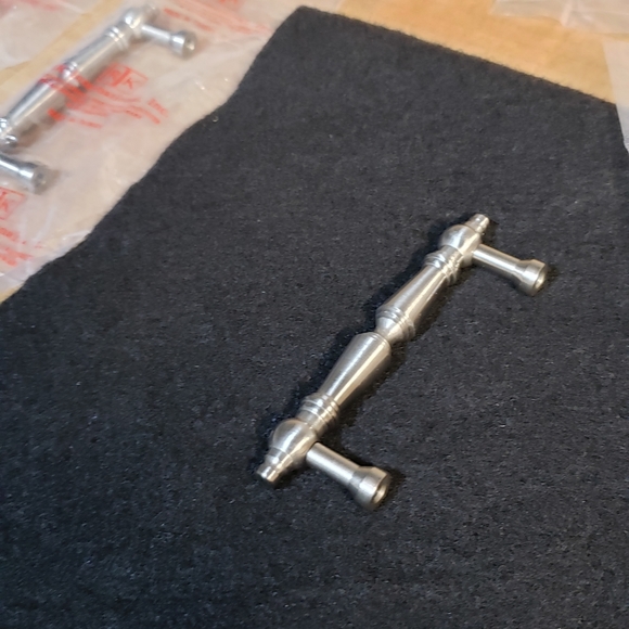 14~Luxurious Satin Nickel Cabinet/Kitchen Handles - Picture 1 of 4